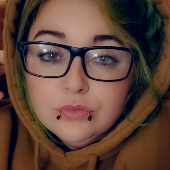 Meet your Posher, Cassandrah - Picture 15 of 15